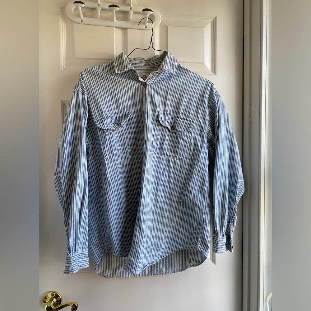 Vintage Strike a pose medium blue striped button up size medium